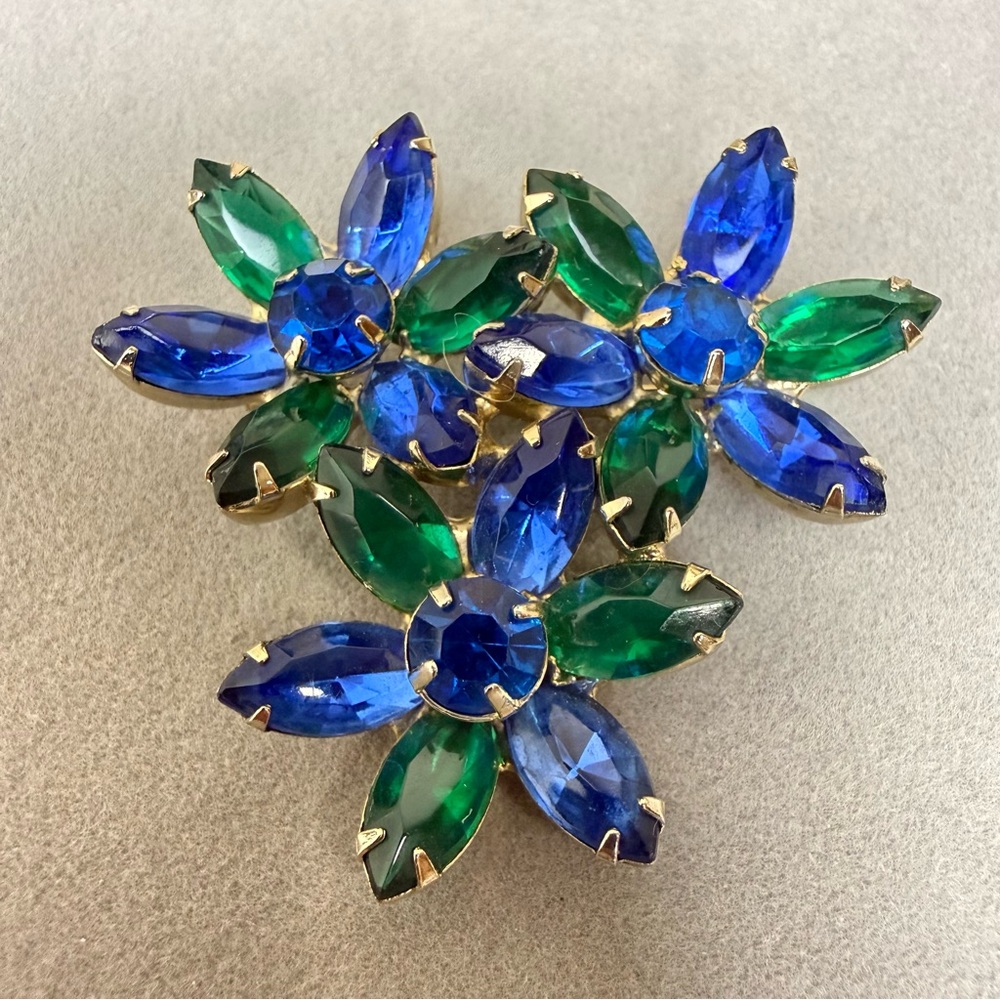 Vintage Blue And Green Rhinestone Brooch Unsigned Juliana ?